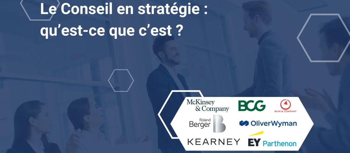 Consultants en stratégie réunis autour d'un tableau de données